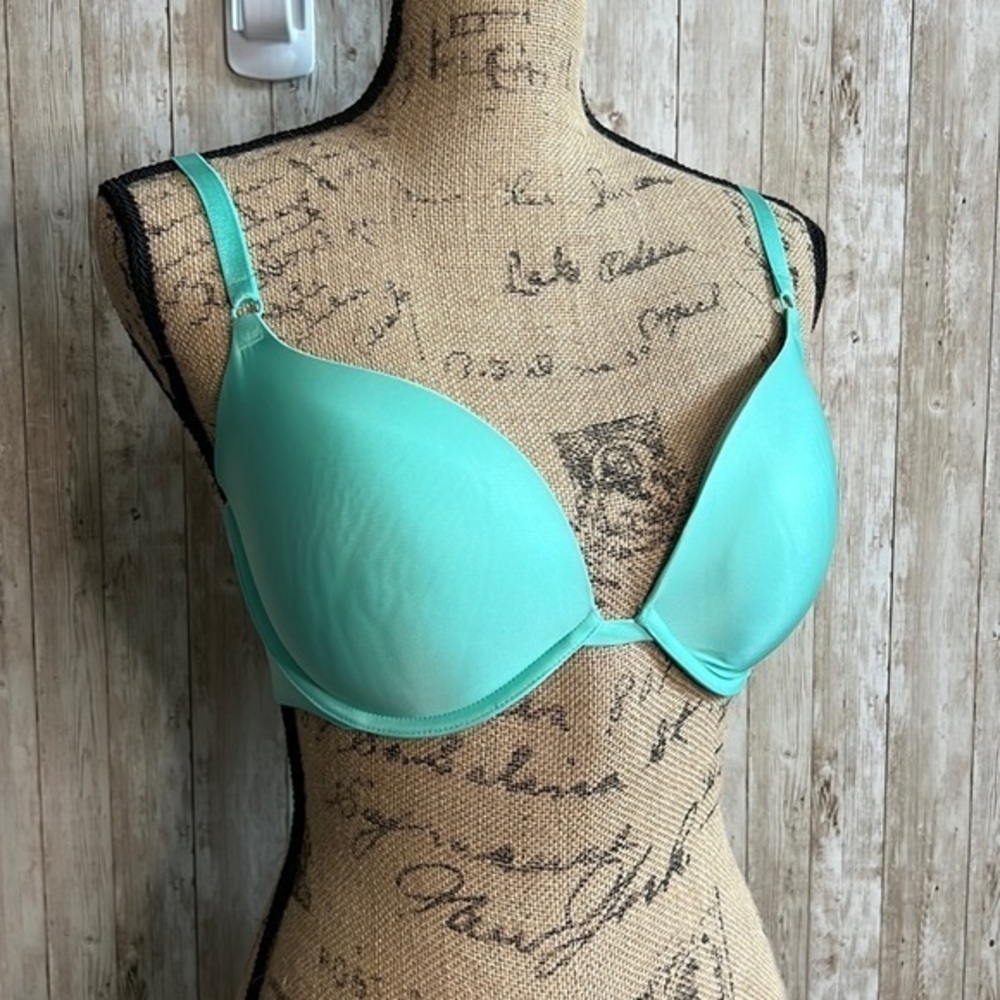 🌖 Victoria’s Secret Push Up Convertible Bra